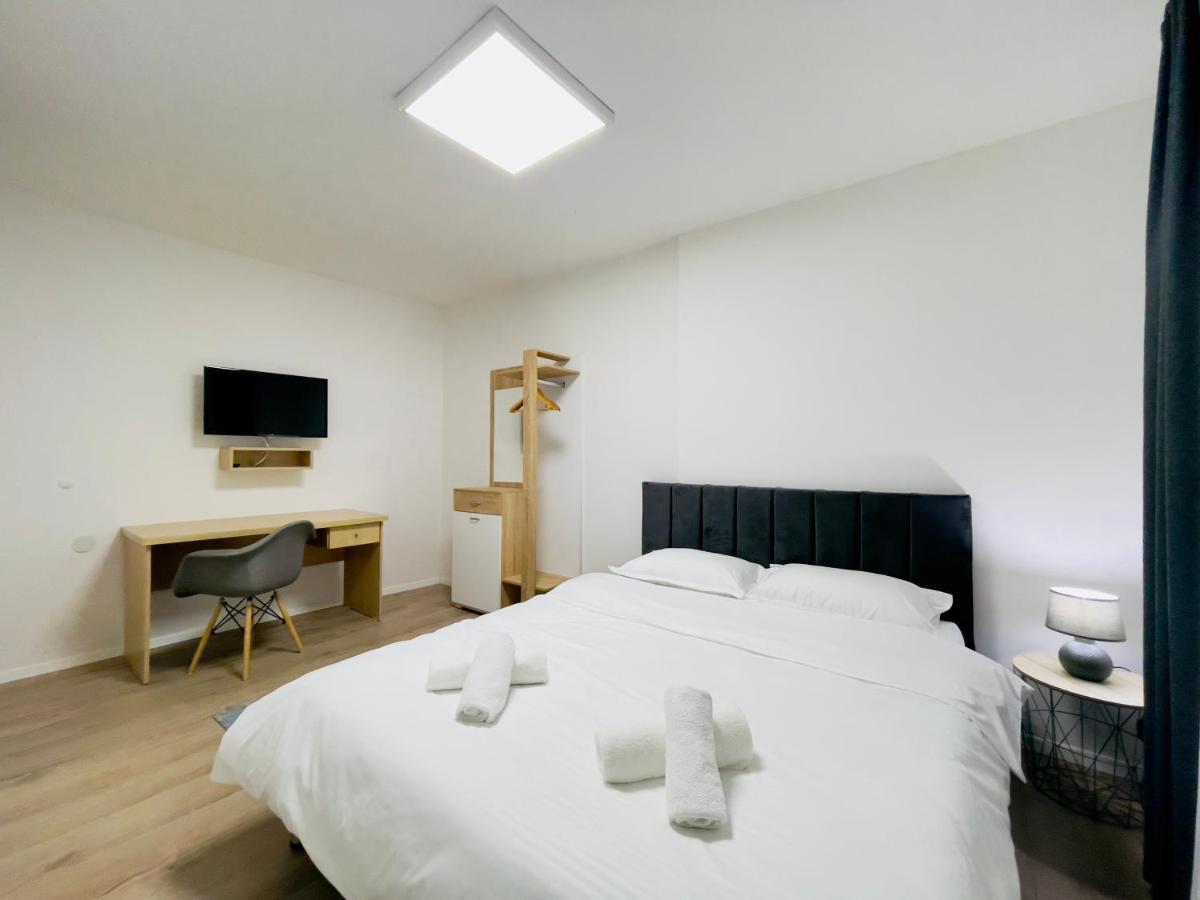 Pristina Nest Apartment Luaran gambar