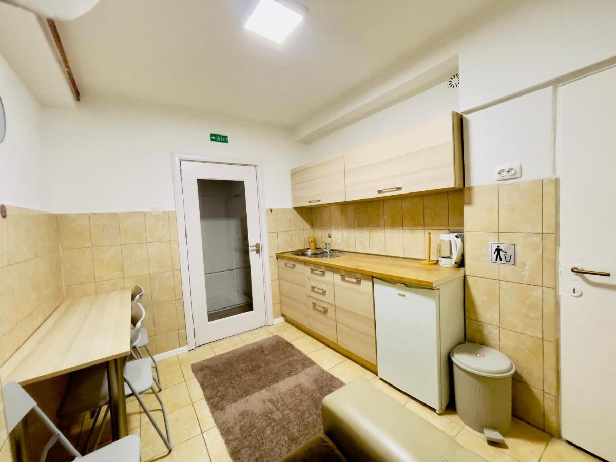 Pristina Nest Apartment Luaran gambar